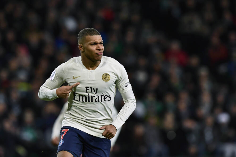 状态挺差！吉迪半场3中0未得分3失误 仅拿2篮板4助攻